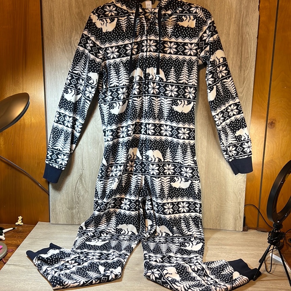 Old Navy full body fleece sleeper with hood. Size Small Tall.